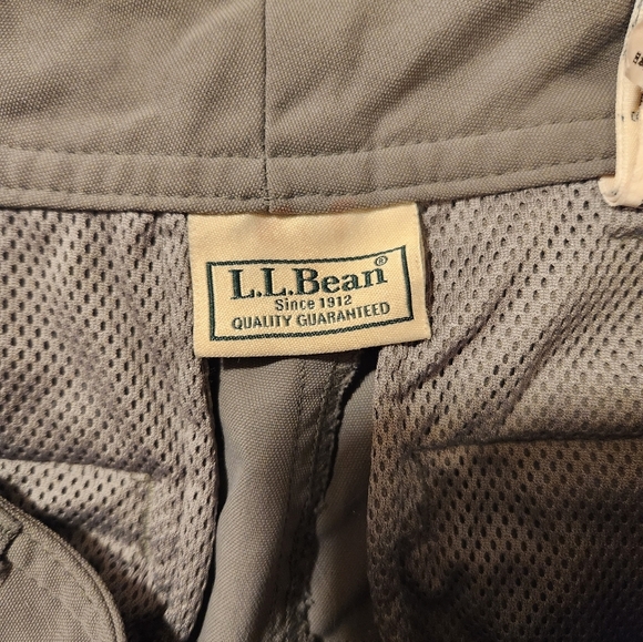 Men's LL Bean Shorts Size 32W - Picture 5 of 5